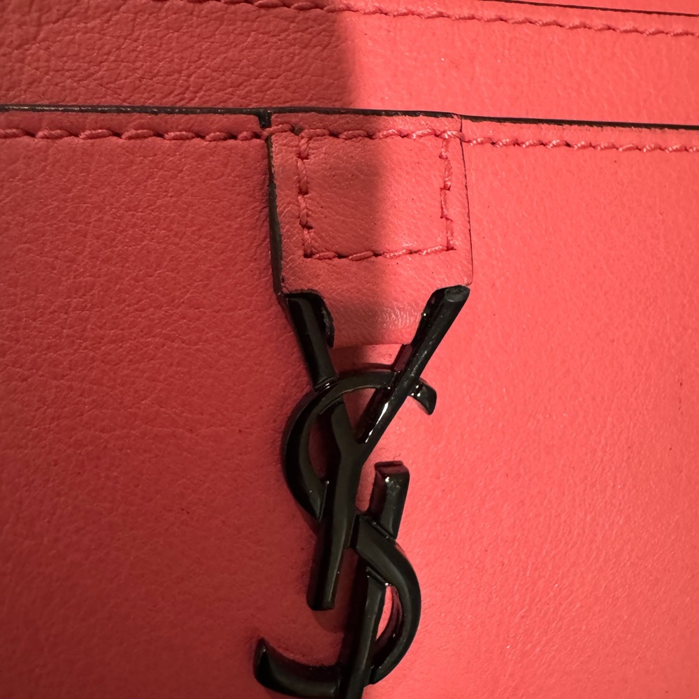 Saint Laurent Fuchsia Card Holder with Black Logo - Picture 9 of 16